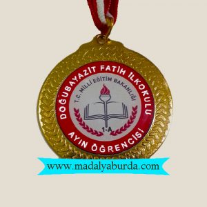 ayın-öğrencisi-madalyası