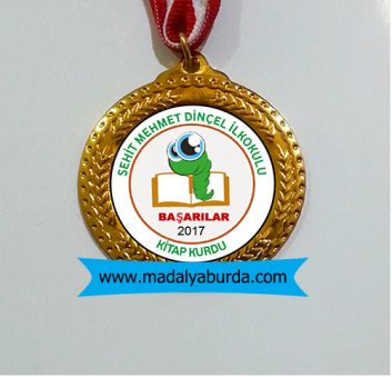 kitap kurdu madalyası